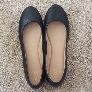 black flats